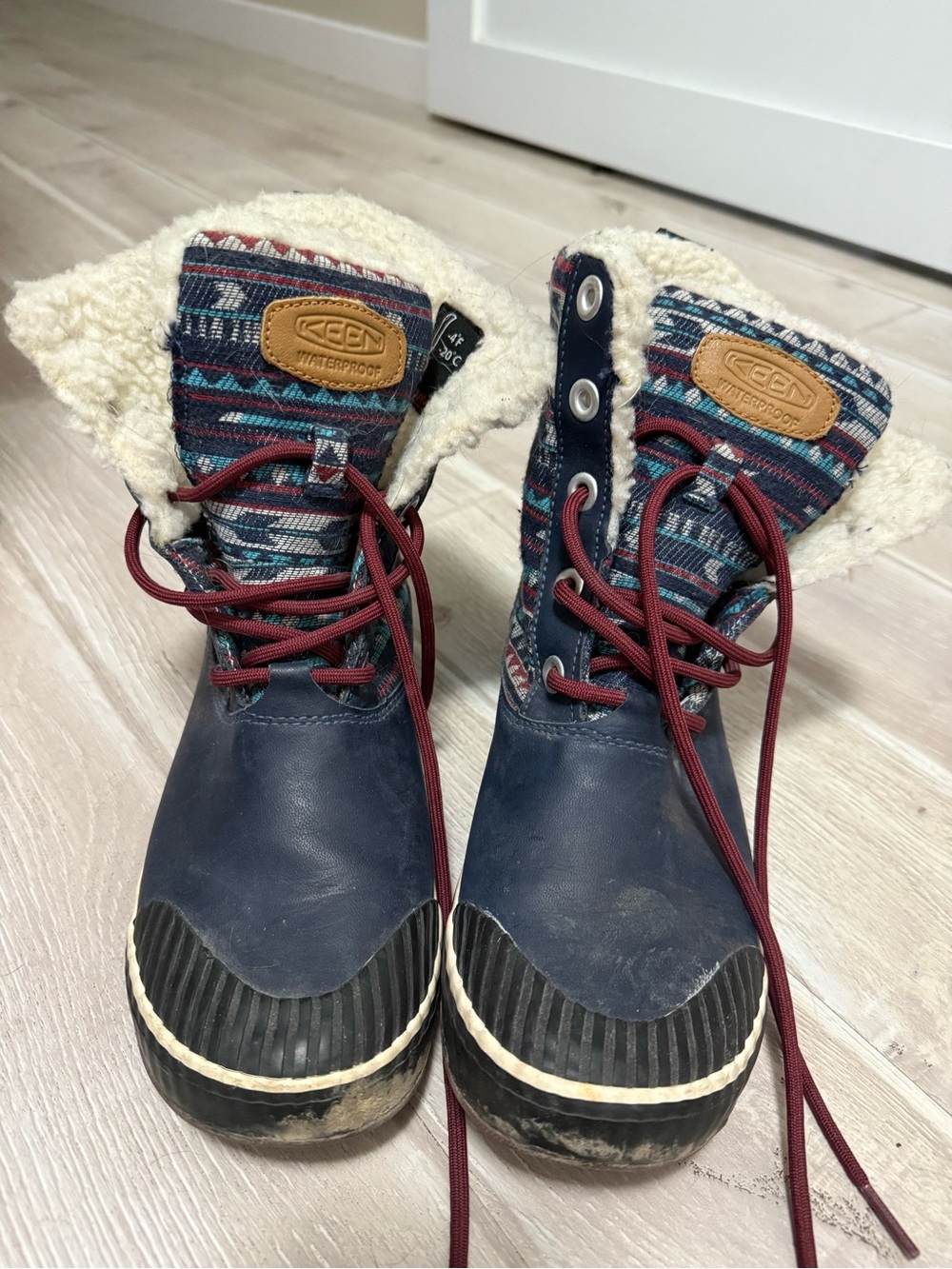 Keen Women's Navy Winter Boots with Maroon Laces